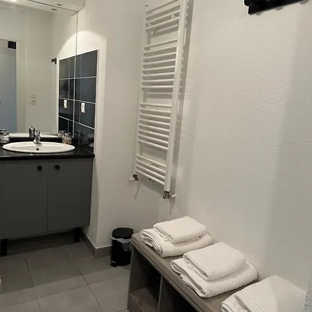 Confort Et Calme En Rez-de-chaussee Daire *